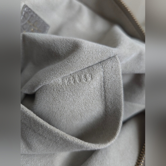 Louis Vuitton Neo Cabby MM Grey Vintage Denim Shoulder Bag - Picture 4 of 10